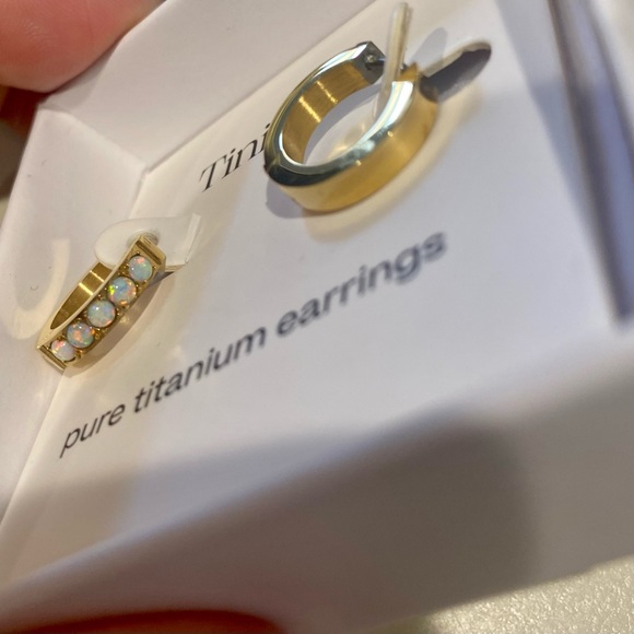 NWT Tini Lux Alana Hoops- Gold/Opal (Sensitive Ears) - Picture 5 of 6